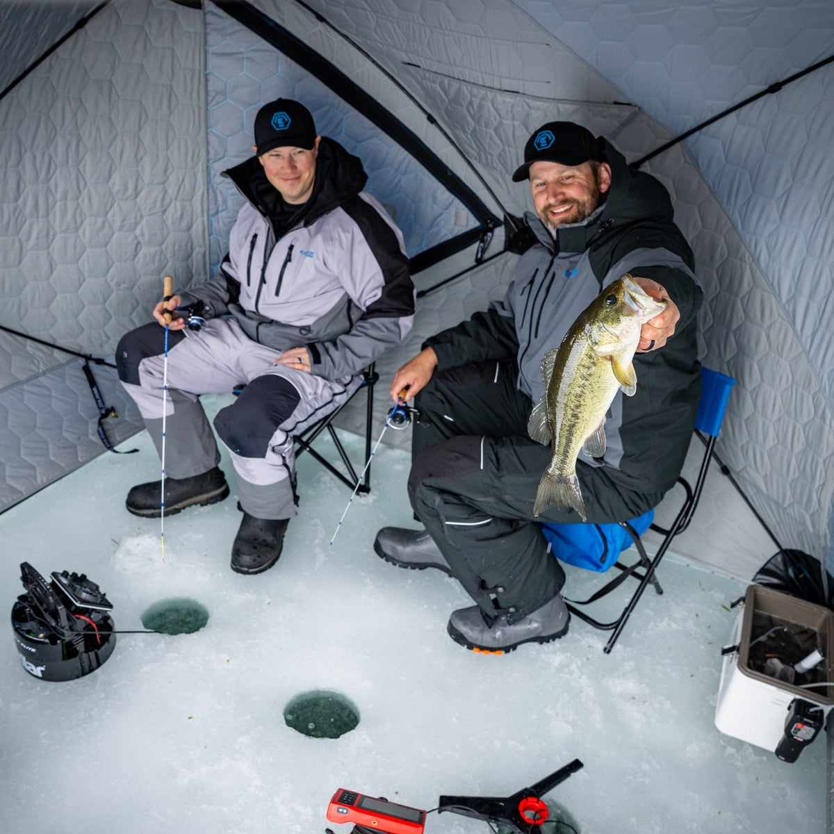Clam X-400 Hub Shelter 3 Angler Capacity