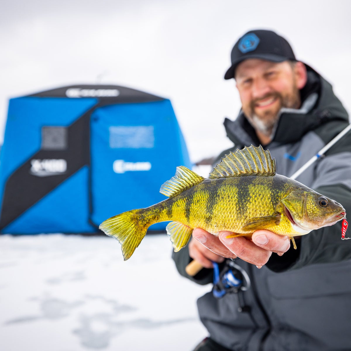 Clam X-400 Hub Shelter 3 Angler Capacity