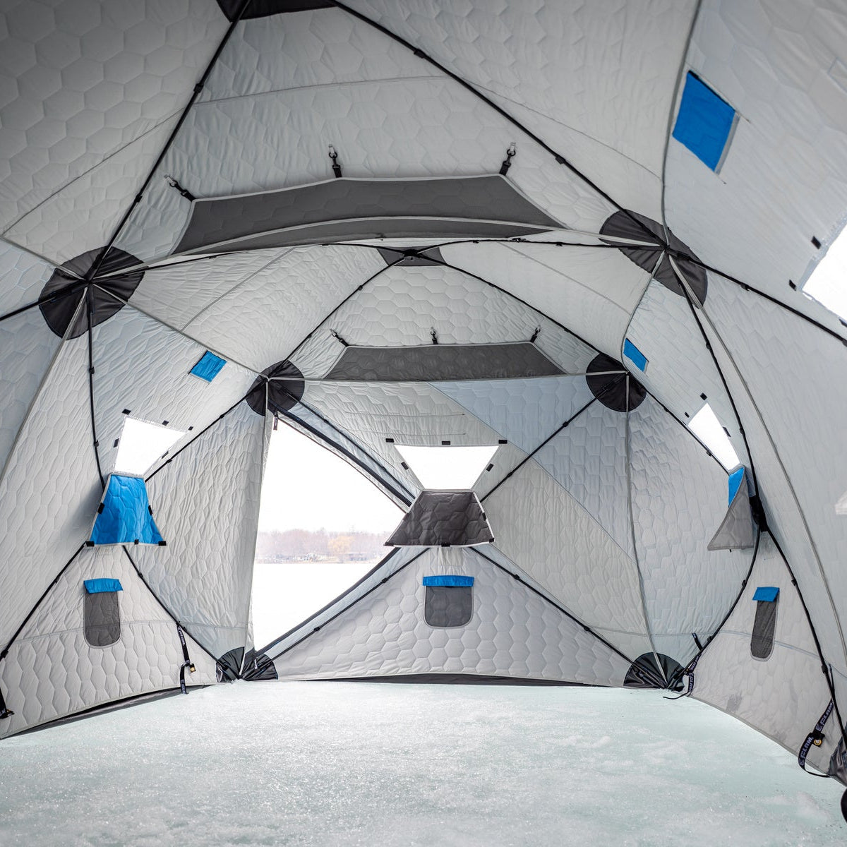 Clam X-800 Hub Shelter 6 Angler Capacity