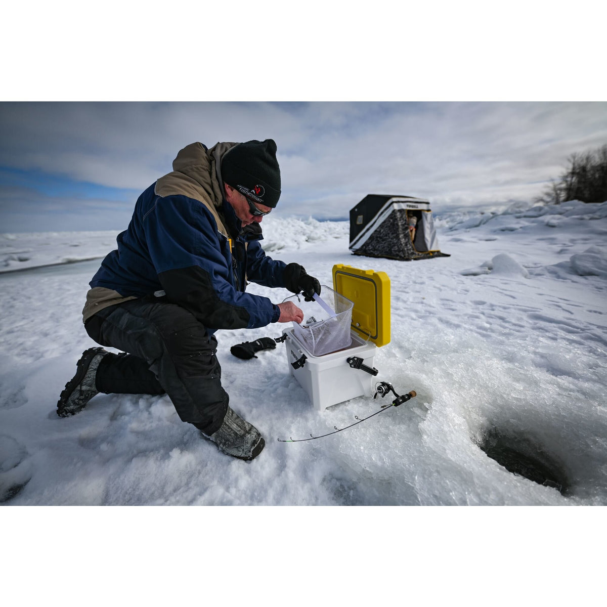Frabill Magnum Bait Station
