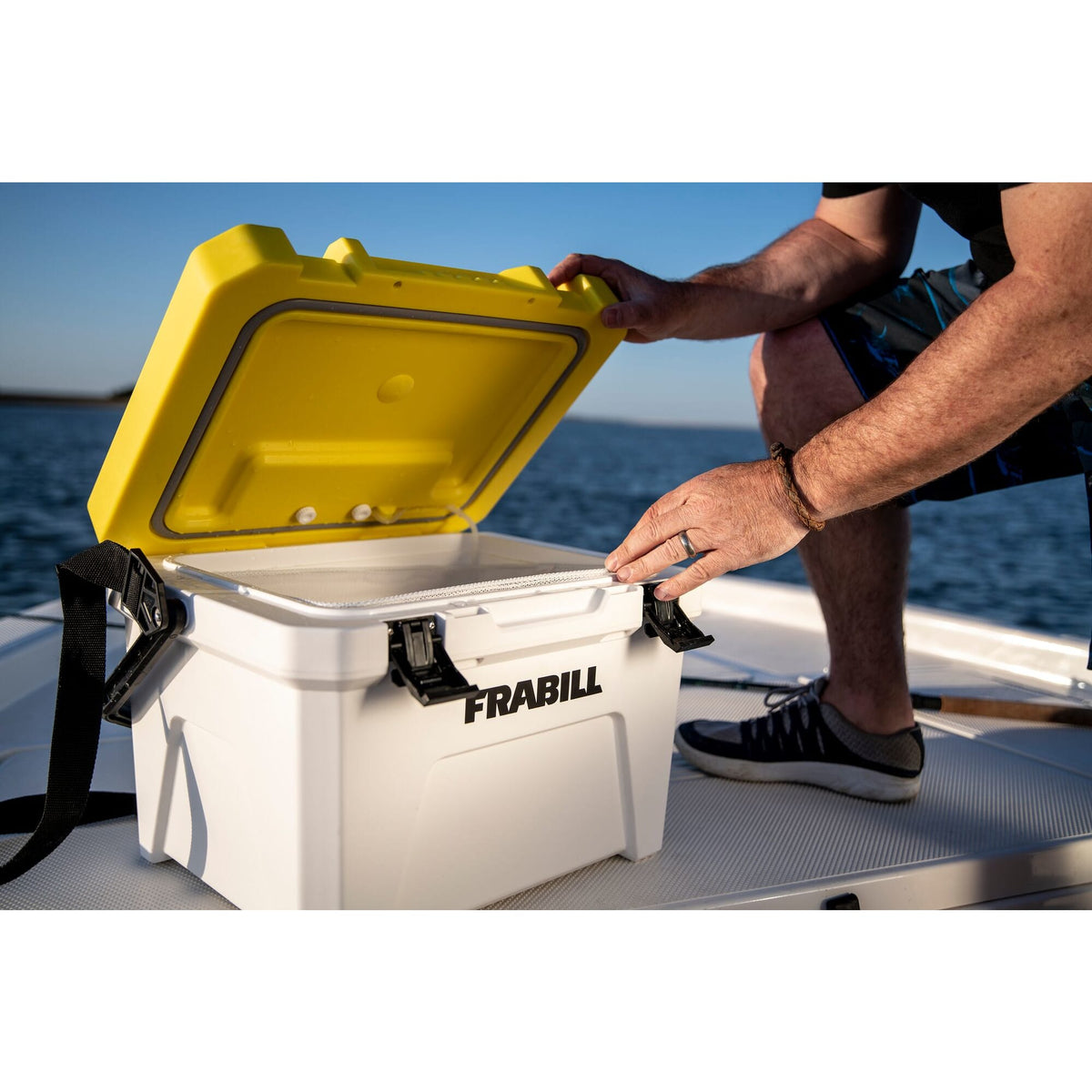 Frabill Magnum Bait Station
