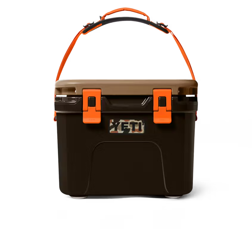 Yeti 15 Hard Cooler Wetlands Camo