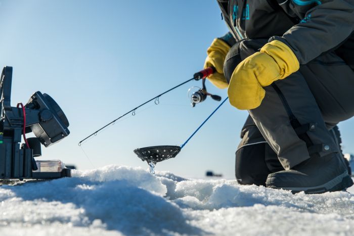 Clam Insulated Chopper Mitt